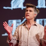 ハーフハウスという方法論〜アレハンドロ・アラヴェナ: 私の建築哲学 | TED Talk